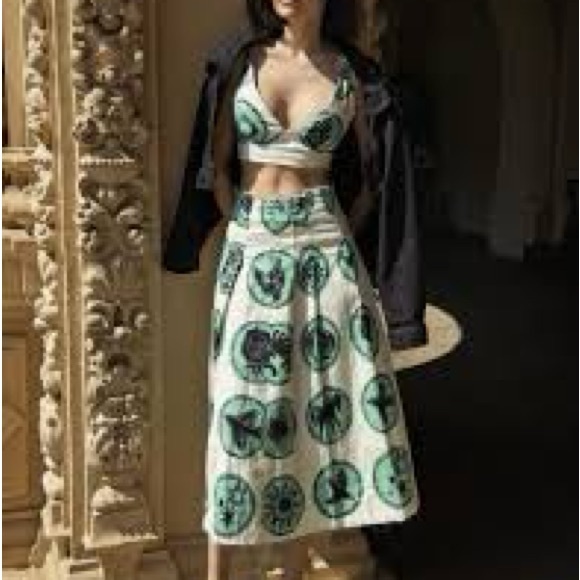 NWT Zara Green and Off White Pleated Skirt Large - Picture 2 of 12